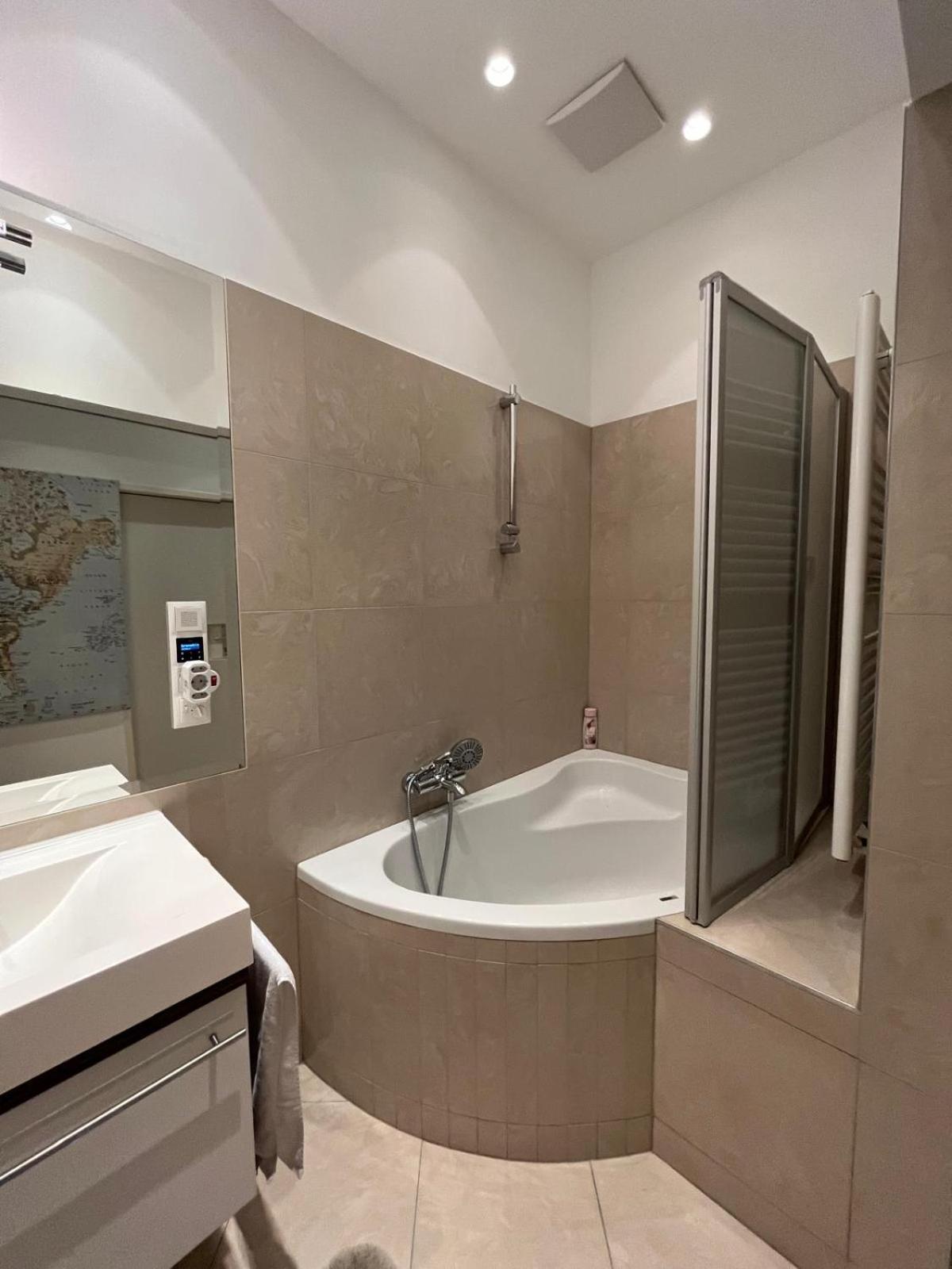 Luxury Cityapartment 5 Вена Экстерьер фото
